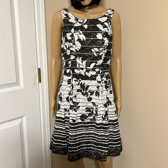 Signature By Robbie Bee Woman’s Multicolor Dress Size 8 - Picture 3 of 8